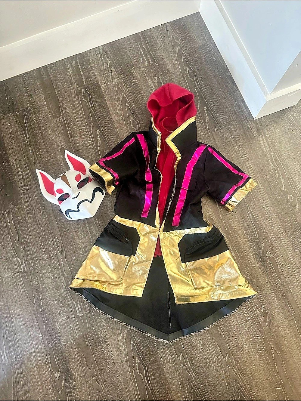 Spirit Halloween Fortnite costume Kids 8-10